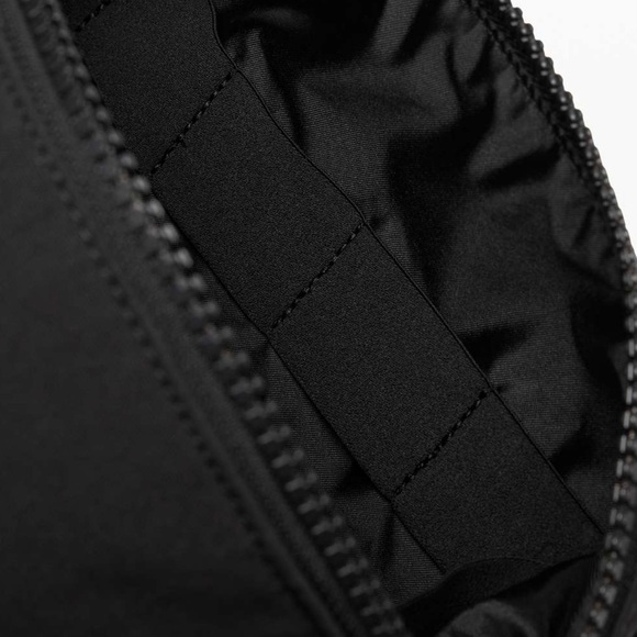 Lululemon Command The Day Kit *5L, Black (Third Release) - Picture 4 of 11